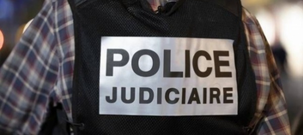 francia-usava-come-nascondiglio-un-covo-sotto-il-parquet