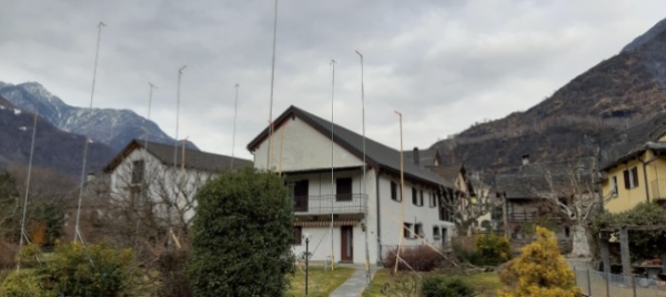 maggia-due-case-prefabbricate-nel-nucleo-c-e-chi-dice-no