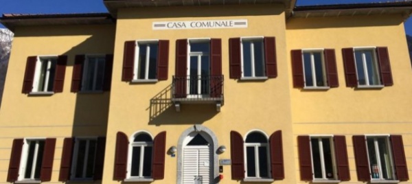 claro-500-firme-per-il-ripristino-del-selciato-della-casa-comunale