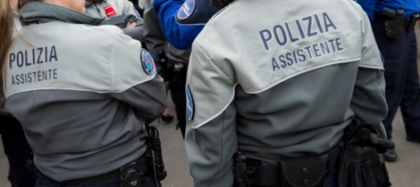 i-comuni-necessitano-di-poliziotti-non-di-semplici-usceri
