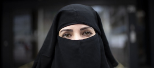 iniziativa-anti-burqa-si-al-52