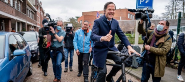 paesi-bassi-rutte-si-rafforza-giu-verdi-e-populisti