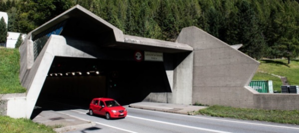 al-via-il-raddoppio-del-gottardo-2-9-miliardi-per-le-strade