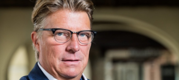massimo-suter-da-berna-ci-interpellano-e-fanno-il-contrario