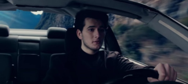 la-svizzera-a-eurosong-con-gjon-s-tears-tout-l-univers