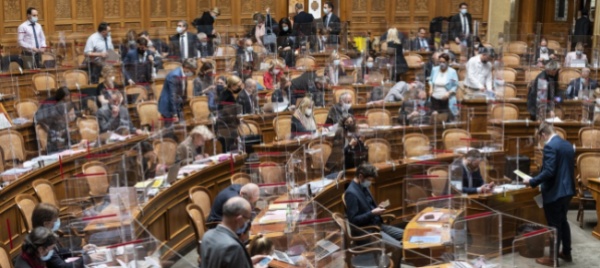 ping-pong-in-vista-in-parlamento-sulla-legge-covid