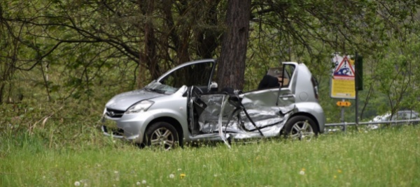 incidente-stradale-a-malvaglia-ferite-serie-per-un-79enne