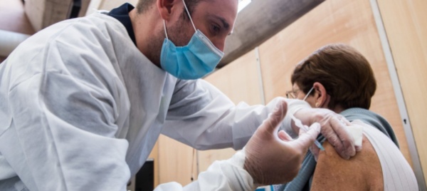 effetti-indesiderati-537-casi-seri-su-2-1-milioni-di-vaccini