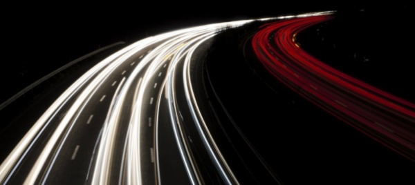 chilometri-di-notte-con-l-auto-presa-in-prestito