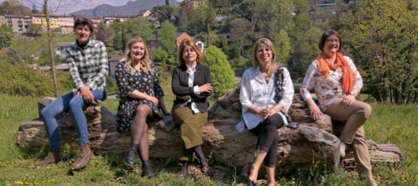 collina-d-oro-cinque-donne-di-sinistra-nel-legislativo