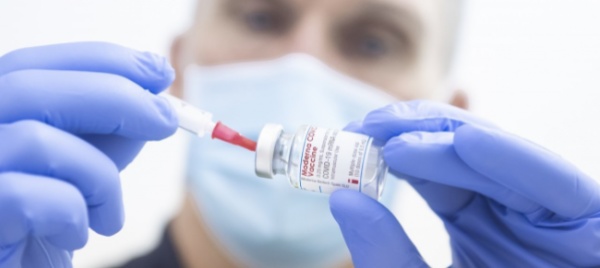 priorita-ai-sanitari-e-agli-over-45-malati-cronici-lievi