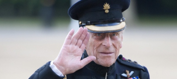 era-il-principe-filippo-sempre-un-passo-indietro-anche-due