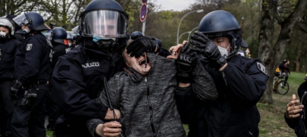 la-germania-litiga-sul-coprifuoco