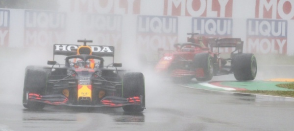 la-rimonta-di-hamilton-si-ferma-dietro-a-verstappen