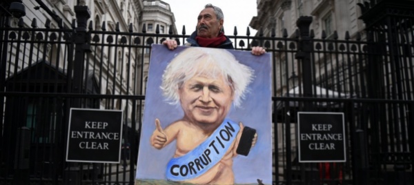 ristrutturazione-d-oro-boris-johnson-nei-guai
