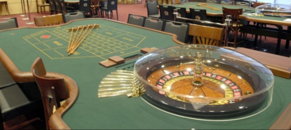 guerra-fra-i-croupier-per-le-mance