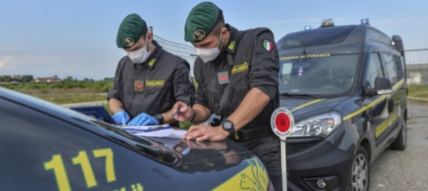 italia-15-migranti-nascosti-in-tre-tir