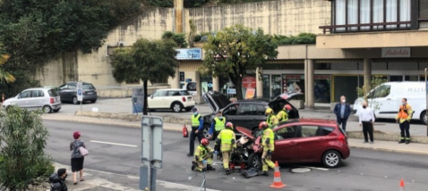 agno-scontro-fra-tre-auto-una-donna-estratta-dai-pompieri
