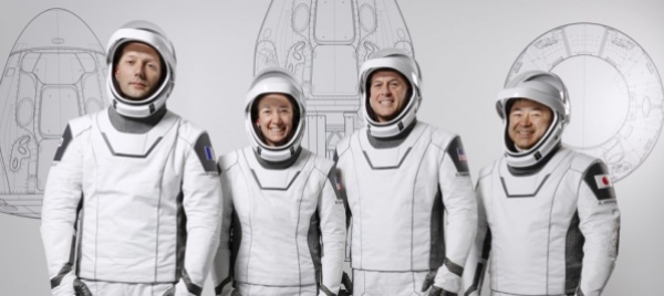 in-4-verso-la-stazione-spaziale-internazionale-decollati