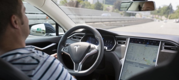 tesla-senza-conducente-due-morti-in-texas