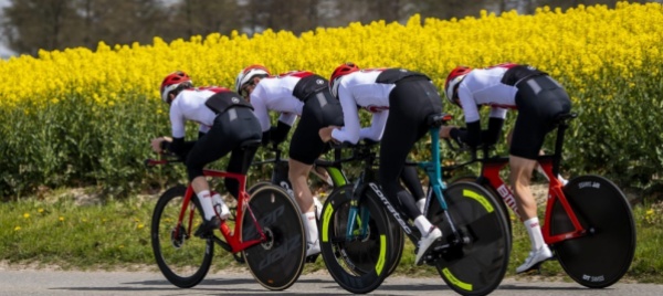luce-verde-per-il-tour-de-suisse-femminile