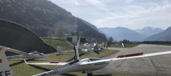 dieci-alianti-in-volo-dall-aeroporto-di-lodrino