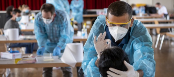 in-svizzera-5-583-contagi-nel-weekend-incidenza-in-aumento