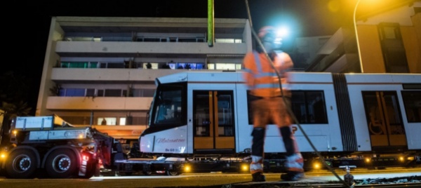 il-tram-ferma-il-treno-sospeso-l-appalto