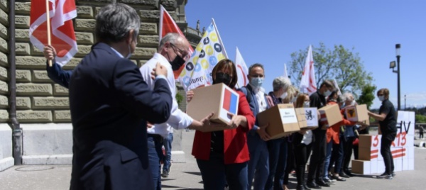 tredicesima-mensilita-avs-consegnate-le-firme