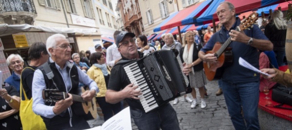 torniamo-a-far-festa-e-il-centro-di-bellinzona-si-anima