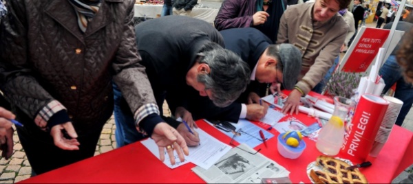 multa-in-arrivo-per-chi-raccoglie-e-chiede-firme-a-pagamento