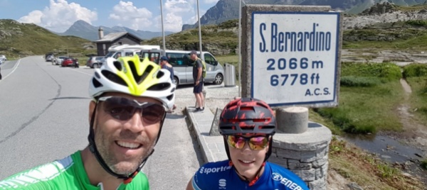 giro-d-italia-a-s-bernardino-pedalata-popolare-fino-al-passo