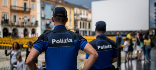 polizia-e-turismo-parlandosi-e-molto-piu-facile