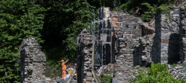 con-i-restauri-il-villaggio-di-prada-torna-a-splendere