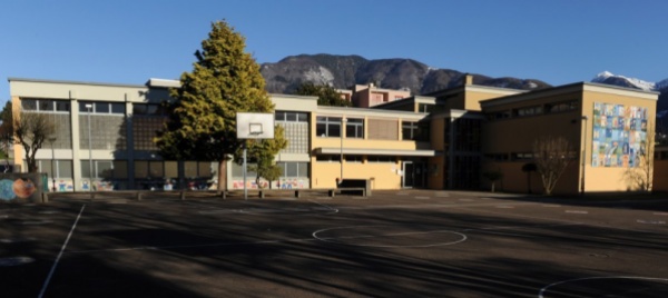 sementina-la-vecchia-scuola-cade-a-pezzi-dov-e-la-nuova