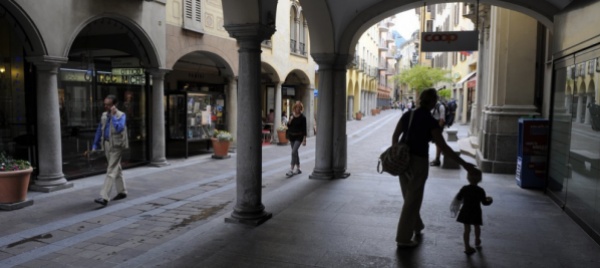 lugano-negozi-aperti-sia-domenica-sia-lunedi-di-pentecoste