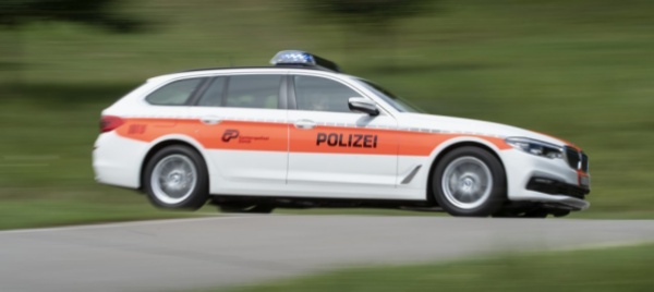 corse-in-auto-a-287-all-ora-12-arresti-a-zurigo