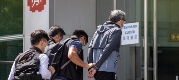 hong-kong-blitz-della-polizia-all-apple-daily