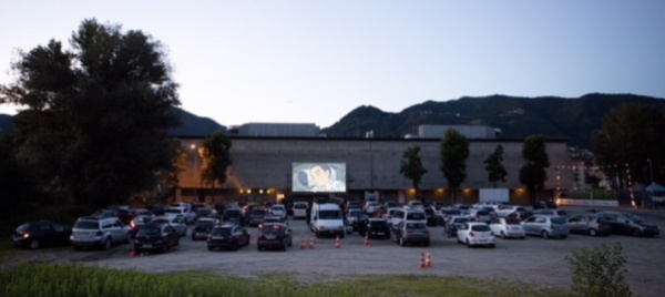 appuntamento-al-drive-in-a-chiasso