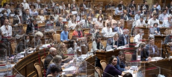 donne-in-pensione-a-65-anni-soldi-all-avs-anche-dalla-bns