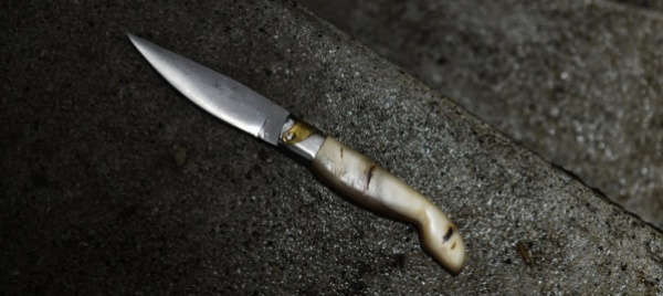 germania-attacca-passanti-con-un-coltello-e-scappa-due-feriti