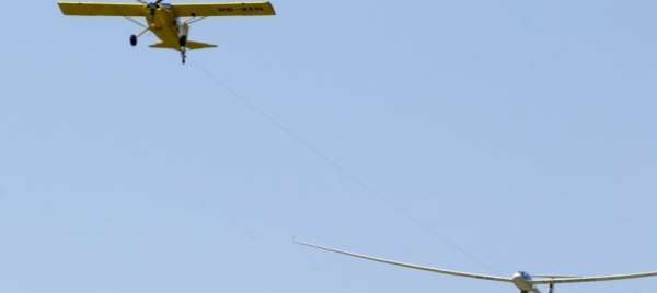 cadono-aliante-e-aereo-cinque-morti-a-bivio-anche-un-bimbo