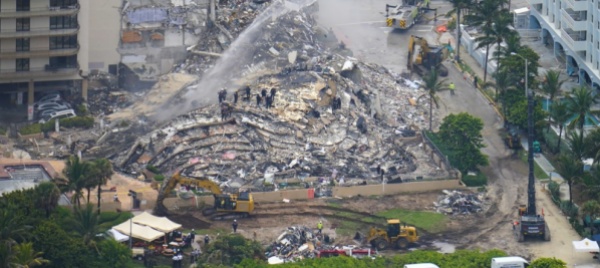 miami-si-scava-sotto-le-macerie-150-dispersi