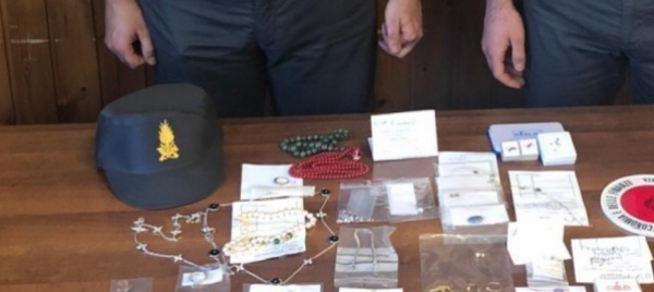 sequestrati-preziosi-per-un-valore-di-circa-45-000-euro