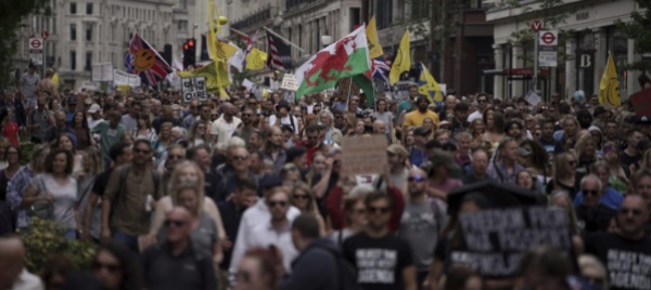 covid-in-migliaia-a-londra-per-manifestazione-anti-lockdown