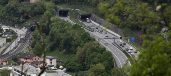passa-la-terza-corsia-dell-a2-e-c-e-chi-deve-cambiare-casa