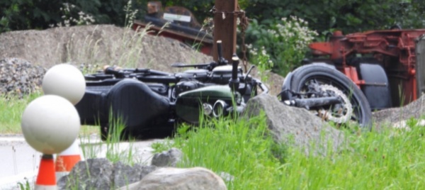scontro-frontale-a-canobbio-deceduto-un-motociclista