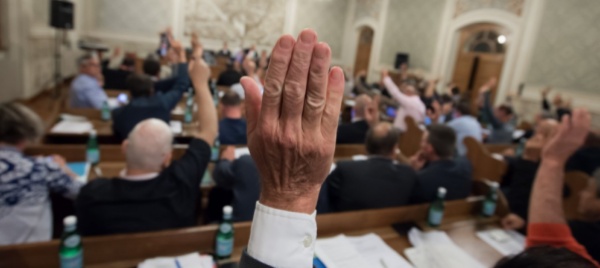 si-vuole-mettere-un-freno-all-opposizione