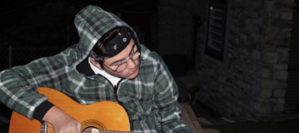 un-giovane-cantante-di-claro-si-butta-nel-mondo-della-musica