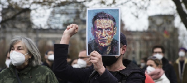 russia-navalny-e-i-suoi-messi-al-bando-come-estremisti